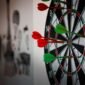 Ilustrasi visual yang merepresentasikan data demografi, psikografi, dan strategi pemasaran, menunjukkan bagaimana berbagai elemen ini saling terhubung untuk membidik target pasar yang tepat. Gambar ini menggambarkan kompleksitas dalam memahami konsumen ideal dan pentingnya pendekatan holistik dalam strategi bisnis.